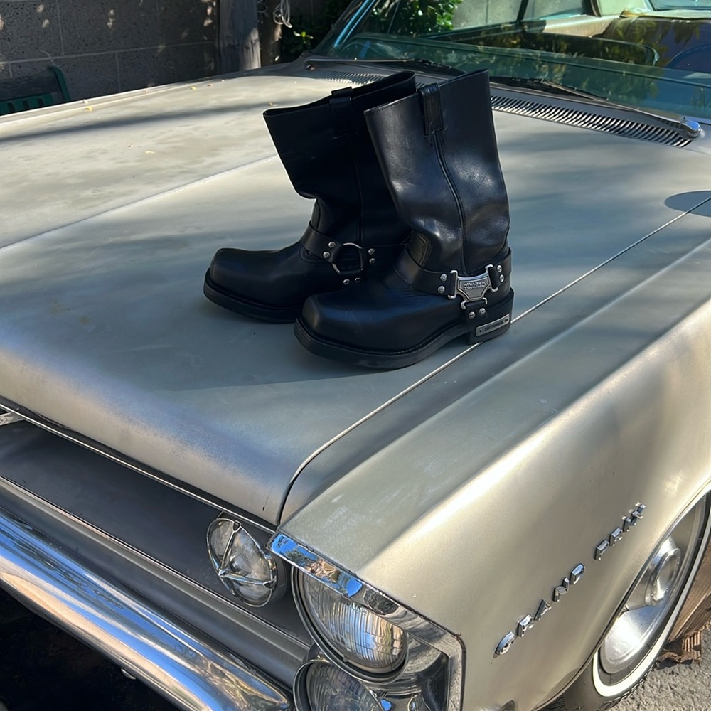 Black leather boots like new!